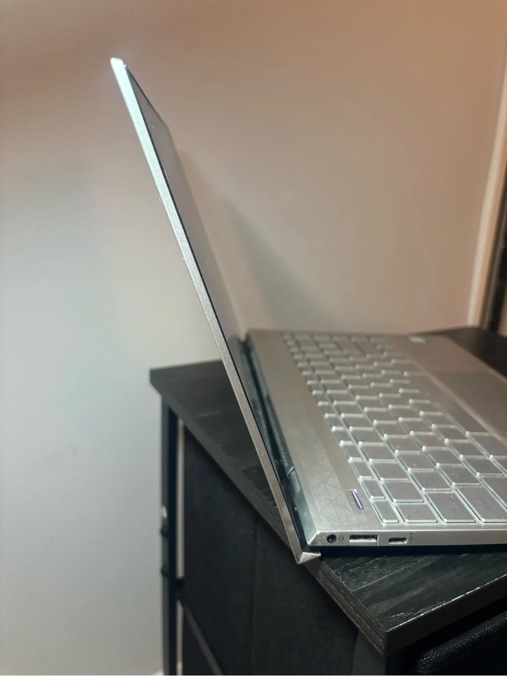 HP Silver Thin-Bezel Laptop with Metallic Keyboard